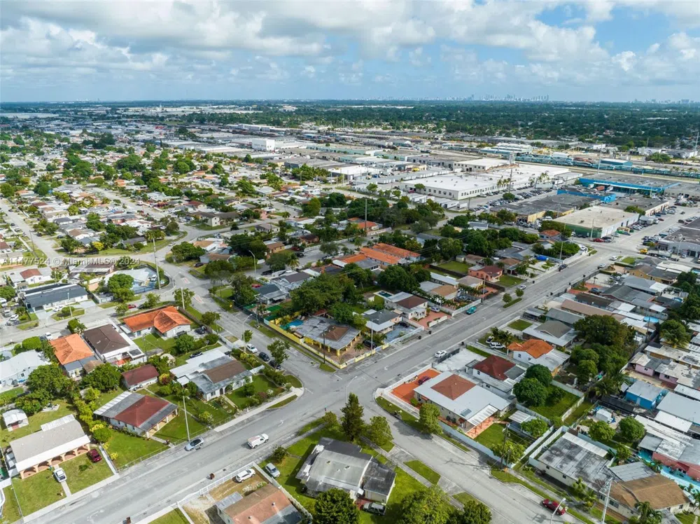 901 E 32nd St Hialeah, FL 33013
