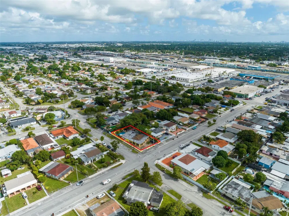 901 E 32nd St Hialeah, FL 33013