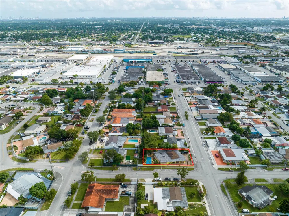 901 E 32nd St Hialeah, FL 33013