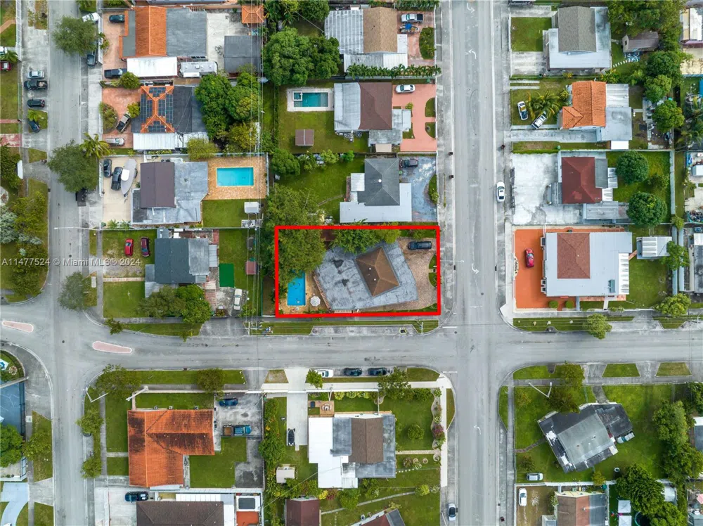 901 E 32nd St Hialeah, FL 33013