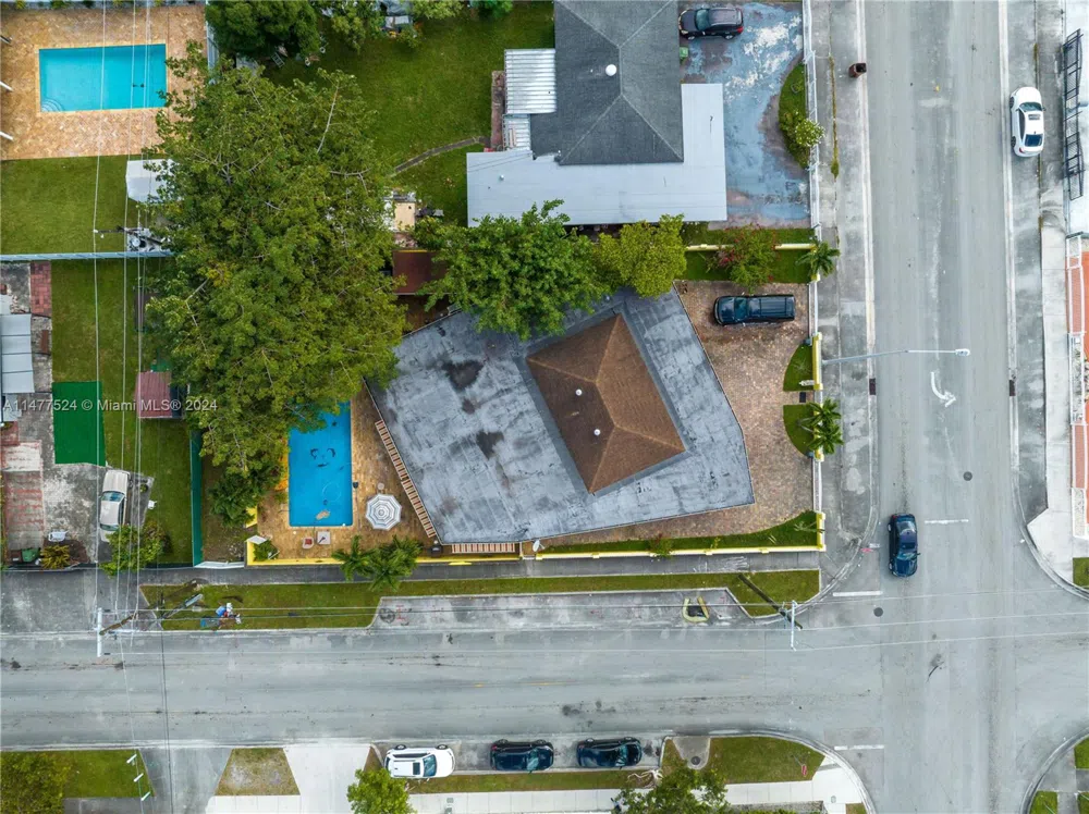 901 E 32nd St Hialeah, FL 33013