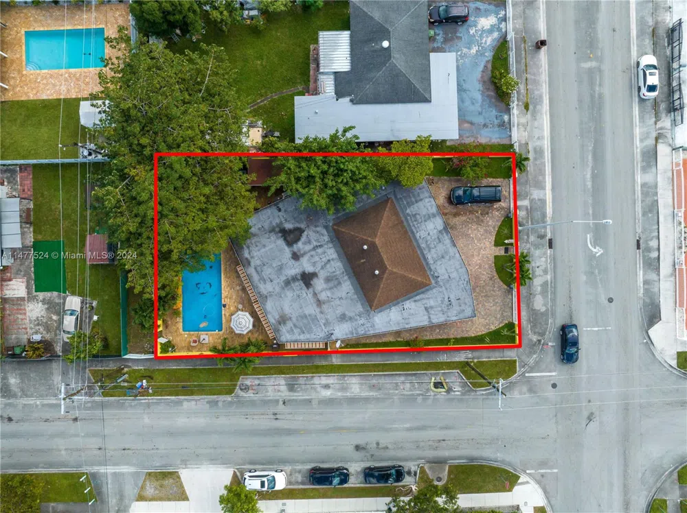 901 E 32nd St Hialeah, FL 33013