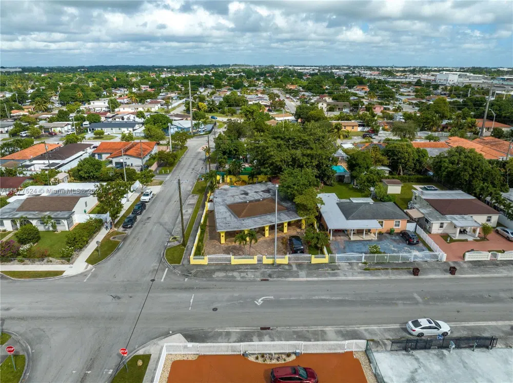 901 E 32nd St Hialeah, FL 33013