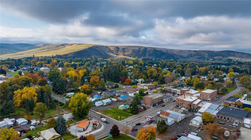 130 Preston Ave Waitsburg, WA 99361