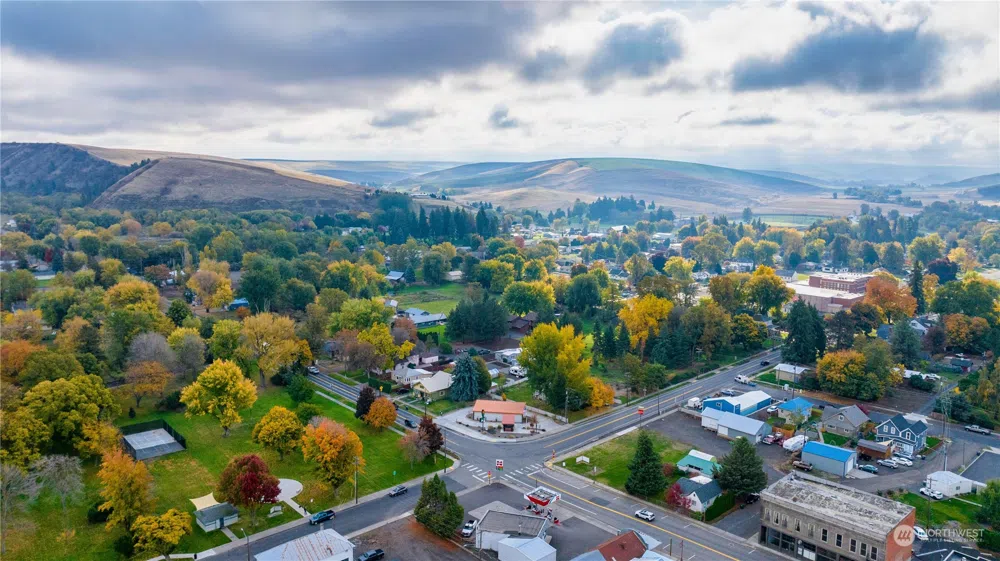 130 Preston Ave Waitsburg, WA 99361