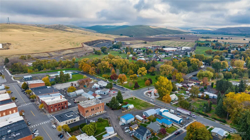 130 Preston Ave Waitsburg, WA 99361