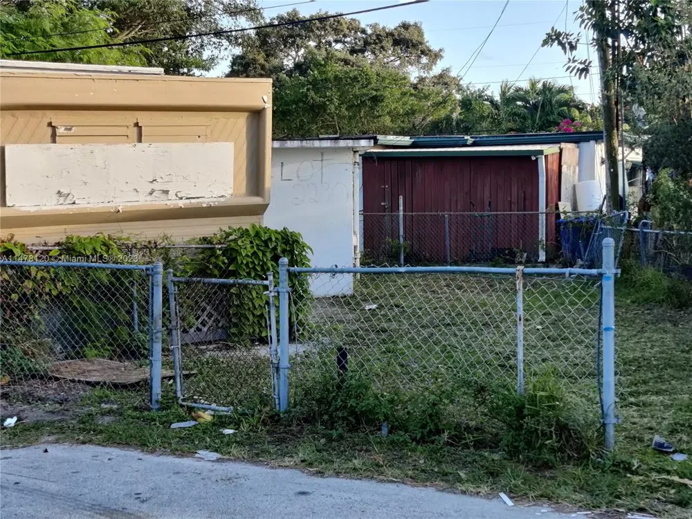2234 NE 137  ST North Miami Beach, FL 33181