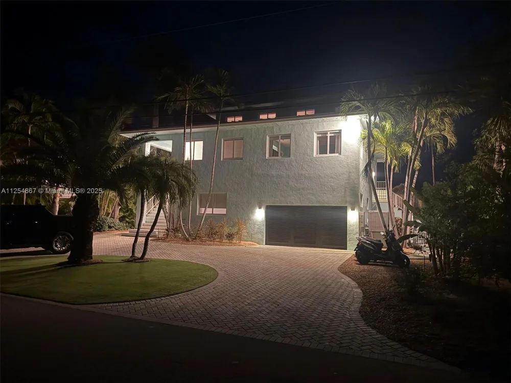 124 S Indies Marathon, FL 33050
