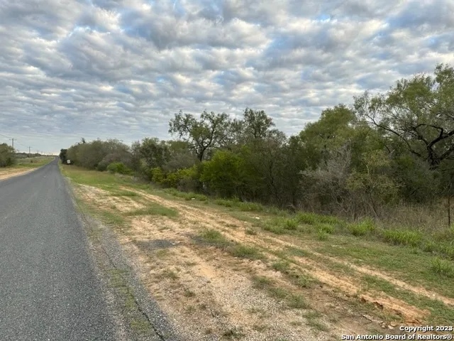000 Christine Rd Jourdanton, TX 78026