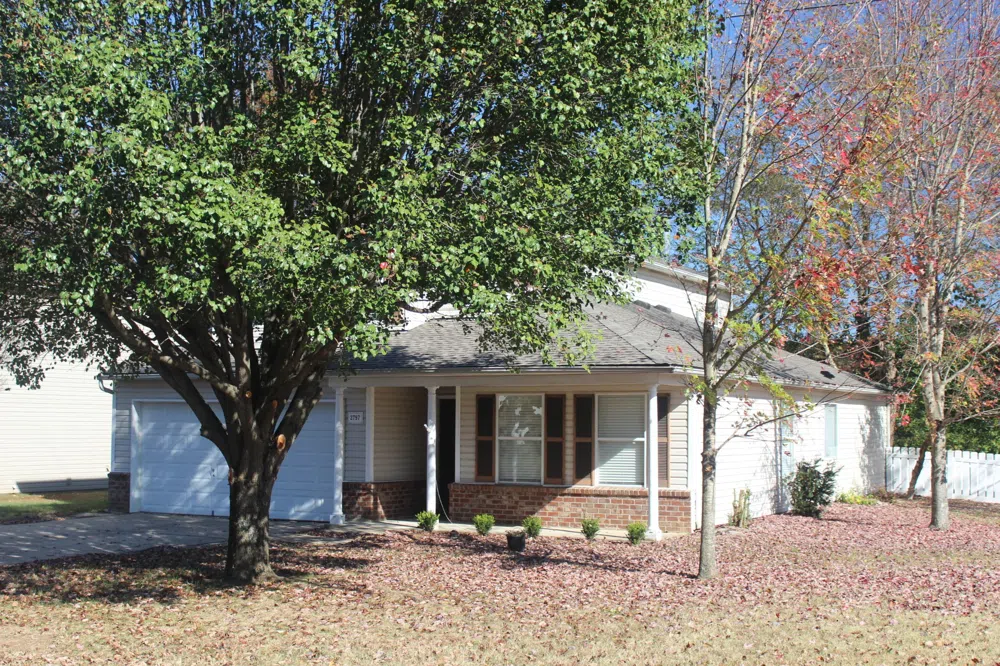 2797 Sutherland Dr Thompsons Station, TN 37179