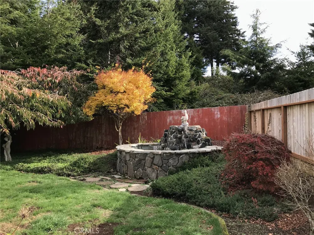 705 prefontaine dr Other, OR 97420