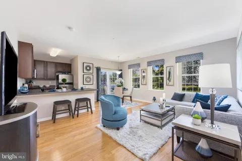 198 CAMELOT COURT #EXETER FLOOR PLAN