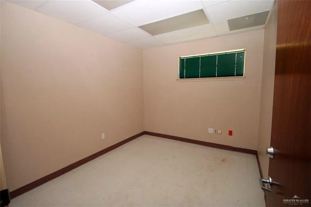 382 W Main Avenue W Raymondville, TX 78580