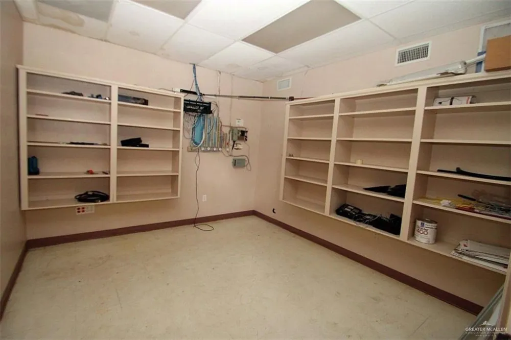 382 W Main Avenue W Raymondville, TX 78580