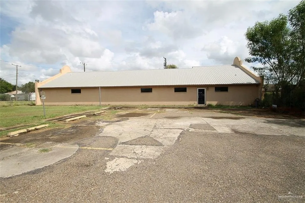 382 W Main Avenue W Raymondville, TX 78580
