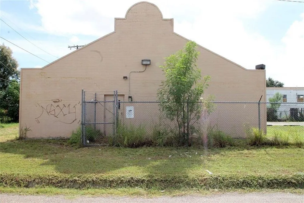 382 W Main Avenue W Raymondville, TX 78580