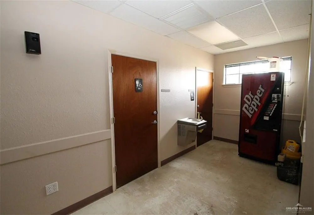382 W Main Avenue W Raymondville, TX 78580