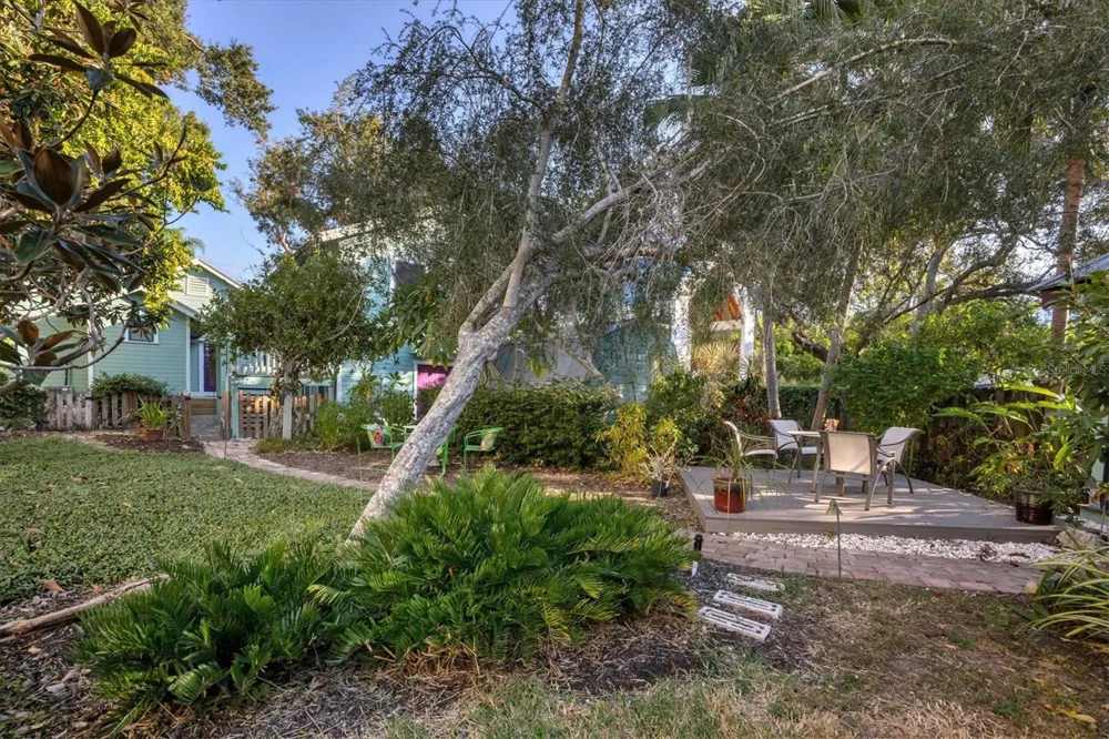 1716 OAK STREET Sarasota, FL 34236