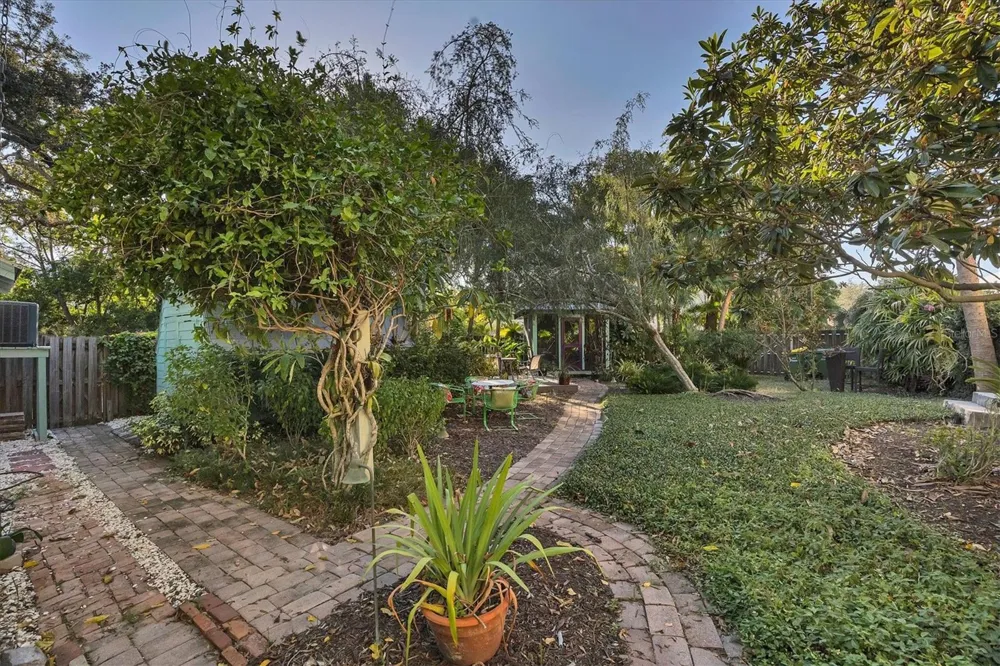 1716 OAK STREET Sarasota, FL 34236