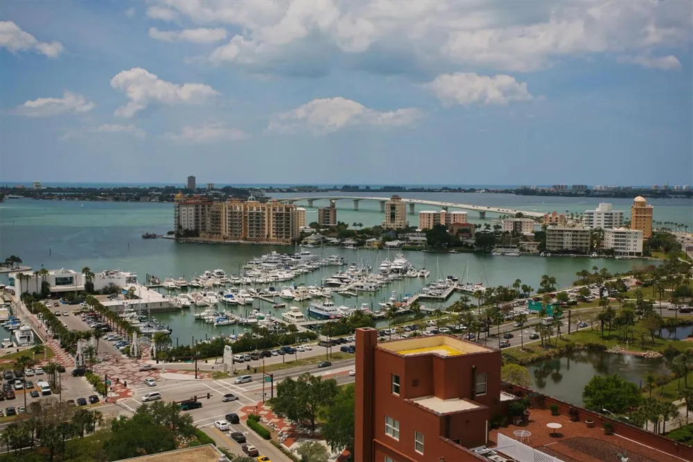 1716 OAK STREET Sarasota, FL 34236