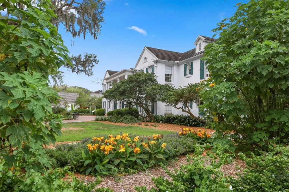 1716 OAK STREET Sarasota, FL 34236