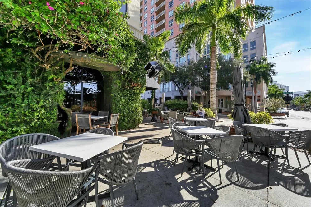 1716 OAK STREET Sarasota, FL 34236