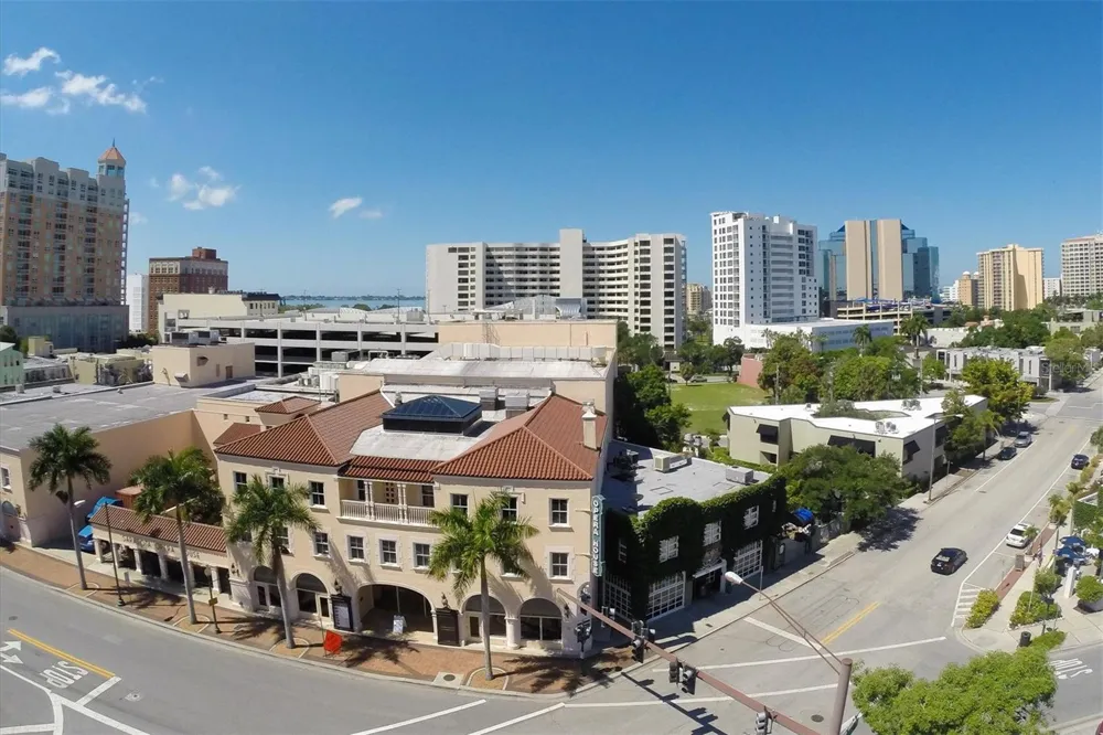1716 OAK STREET Sarasota, FL 34236