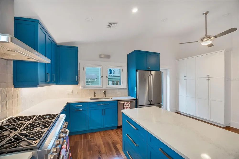 1716 OAK STREET Sarasota, FL 34236