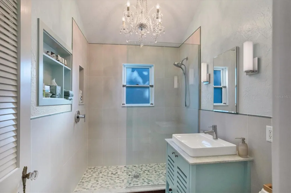 1716 OAK STREET Sarasota, FL 34236