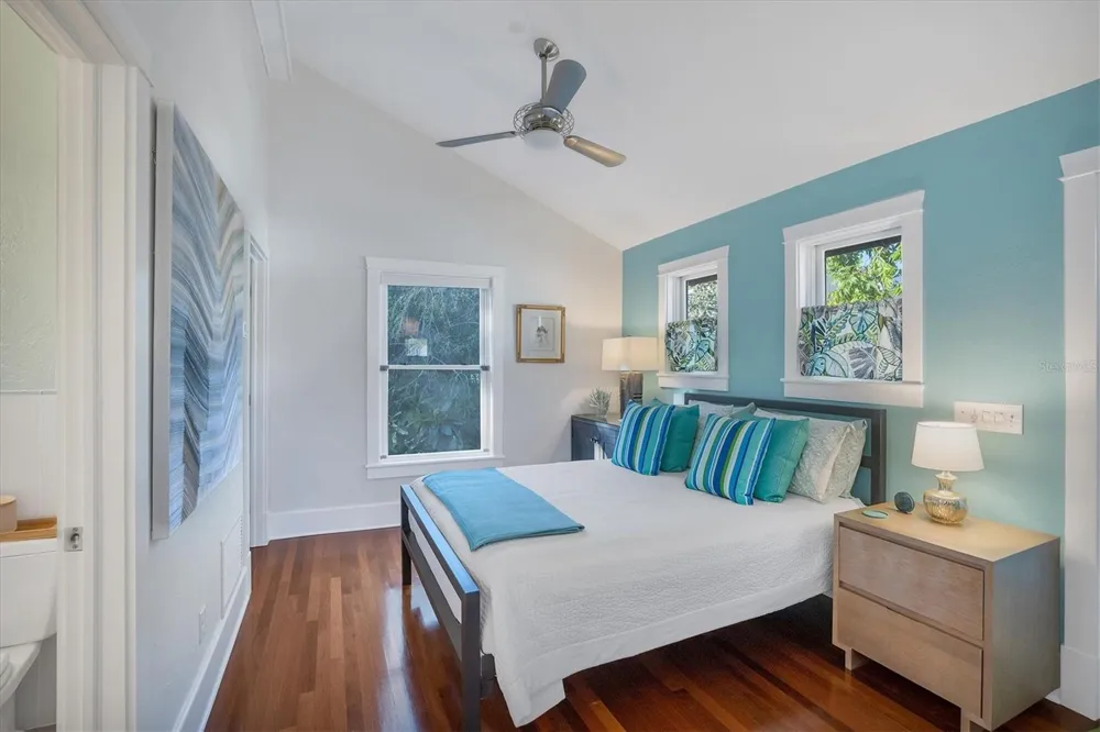 1716 OAK STREET Sarasota, FL 34236