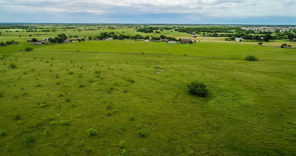 225 Valek Road Ennis, TX 75119