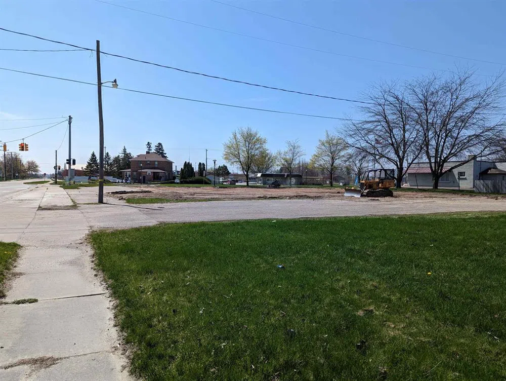 100 W Huron Au Gres Township, MI 48703