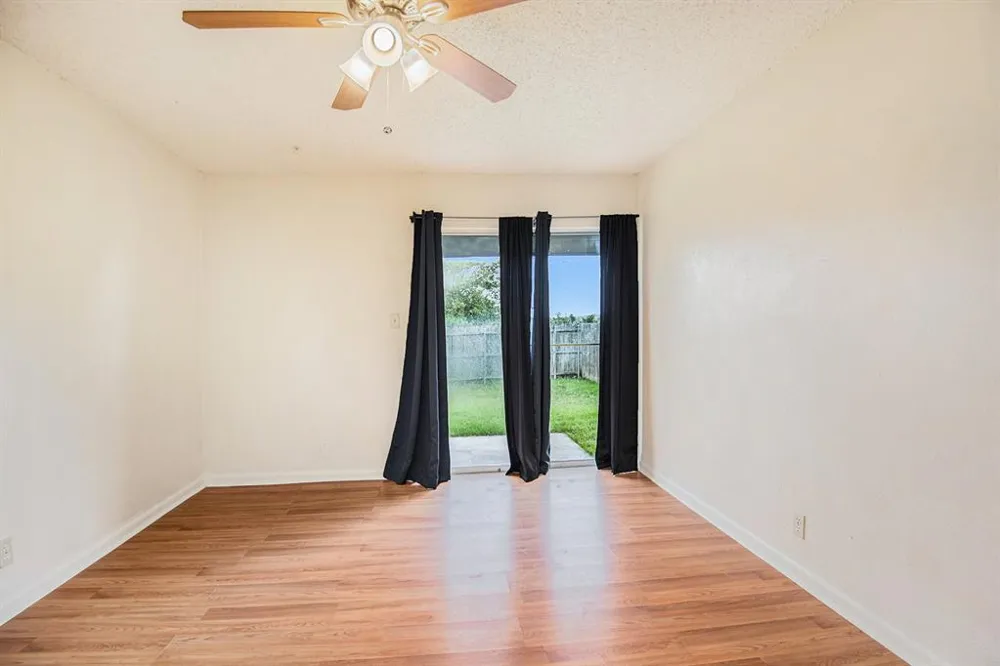 709 Pleasant Manor Manor Burleson, TX 76028