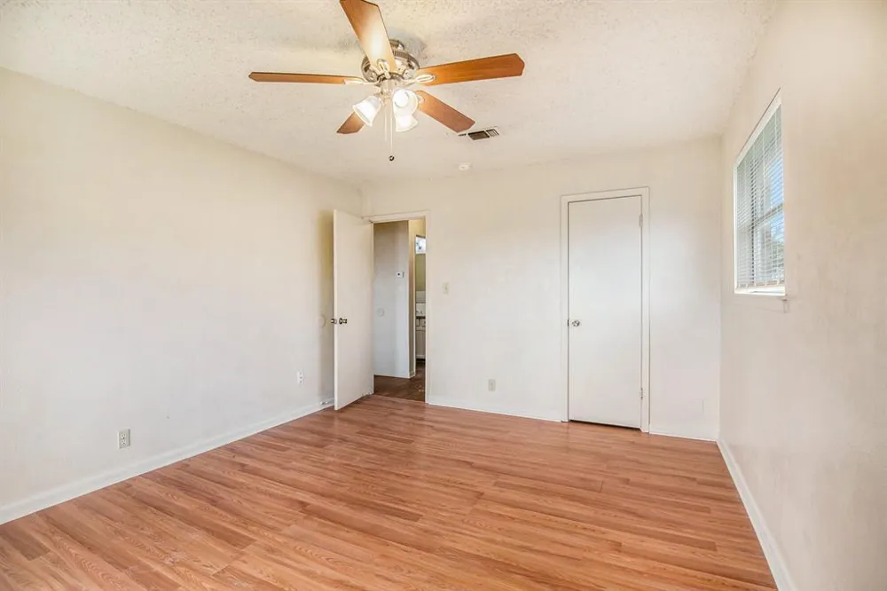 709 Pleasant Manor Manor Burleson, TX 76028