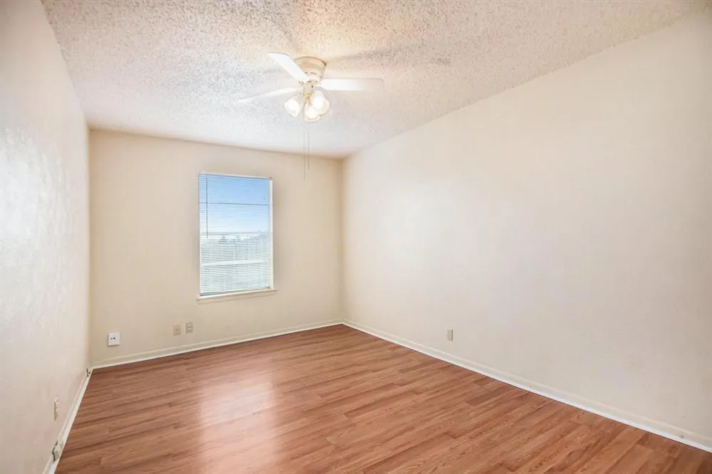 709 Pleasant Manor Manor Burleson, TX 76028