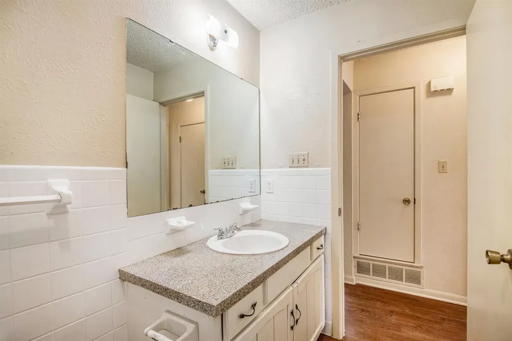709 Pleasant Manor Manor Burleson, TX 76028