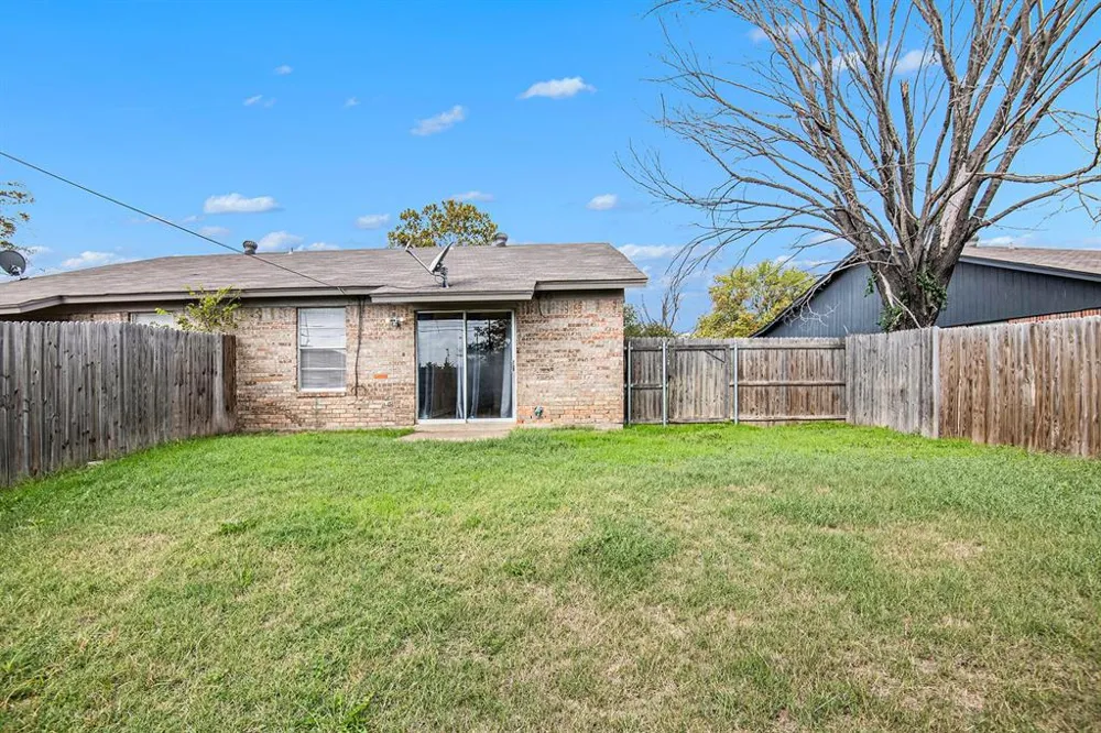 709 Pleasant Manor Manor Burleson, TX 76028