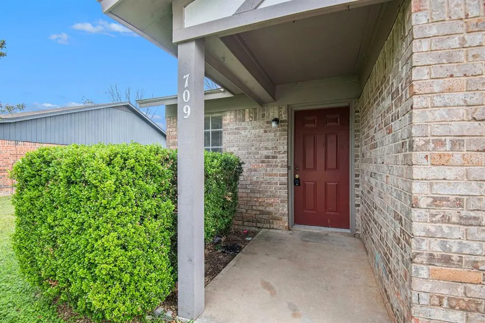 709 Pleasant Manor Manor Burleson, TX 76028
