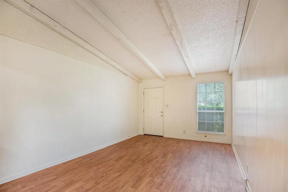 709 Pleasant Manor Manor Burleson, TX 76028