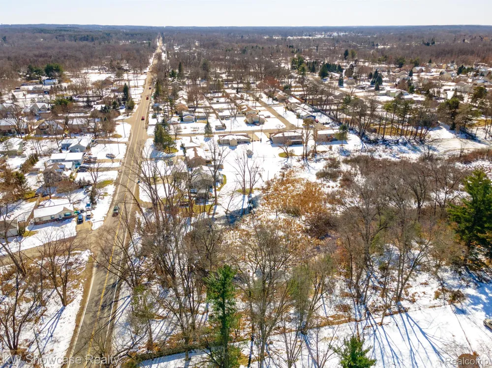 Tuscola Street Commerce Charter Township, MI 48390