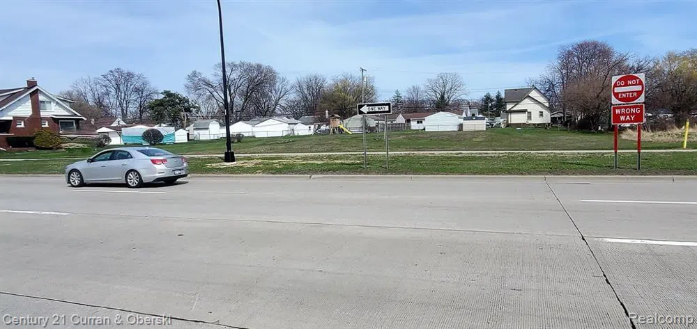 14447 TELEGRAPH ROAD Taylor City, MI 48180