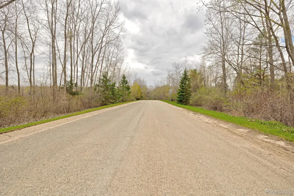 206 ASTOR KNOLLS DRIVE Groveland Township, MI 48462