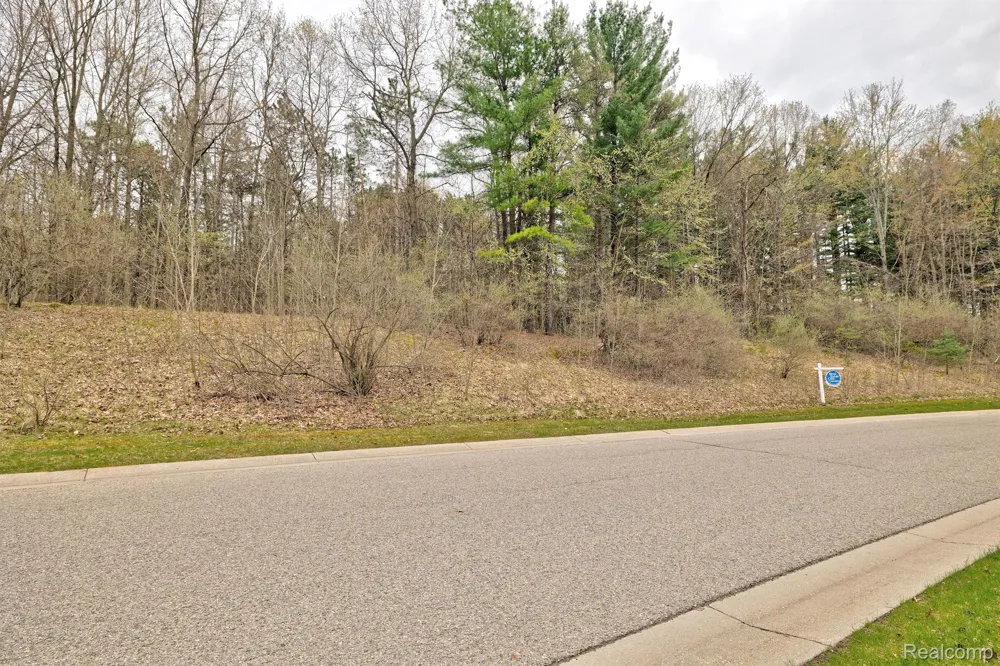 313 Dogwood Lane Groveland Township, MI 48462