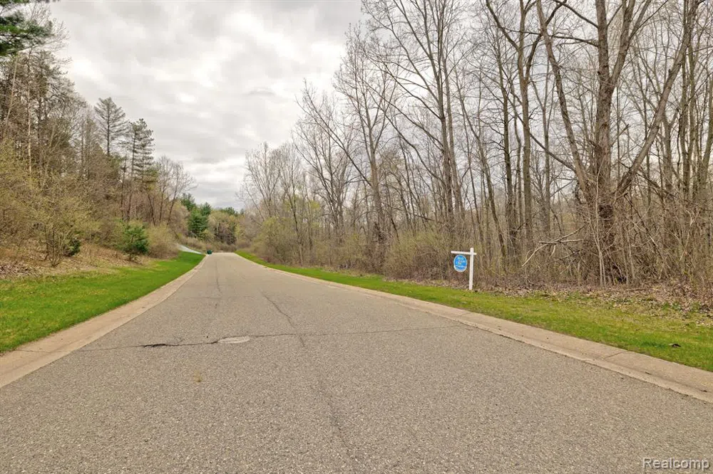 313 Dogwood Lane Groveland Township, MI 48462
