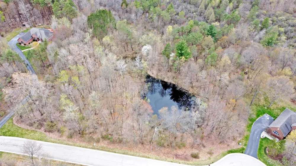 503 BLUEBIRD TRAIL Groveland Township, MI 48462