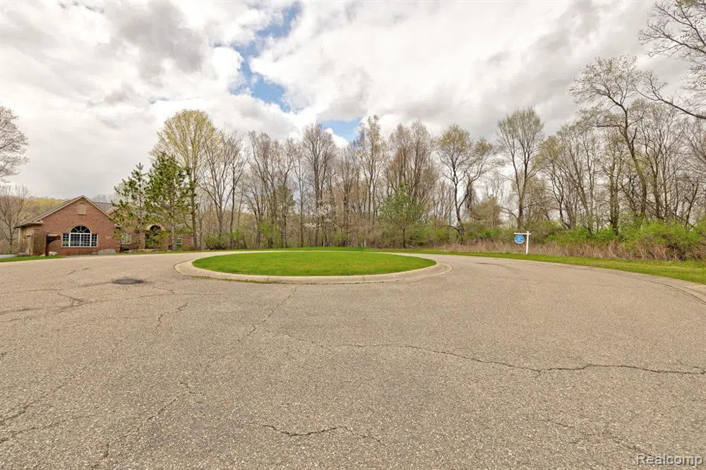 503 BLUEBIRD TRAIL Groveland Township, MI 48462