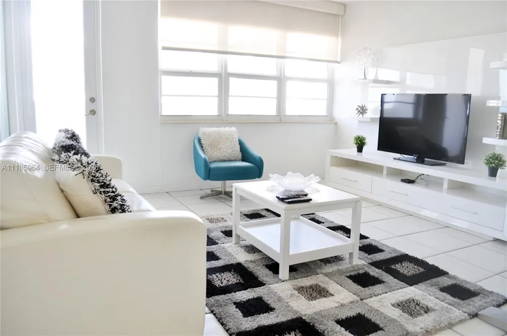 100 Lincoln Rd #910 Miami Beach, FL 33139