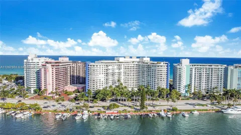 5151 Collins Ave #725