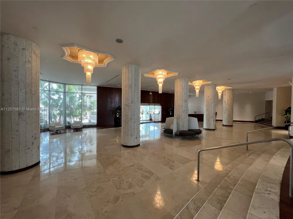 5151 Collins Ave #725 Miami Beach, FL 33140