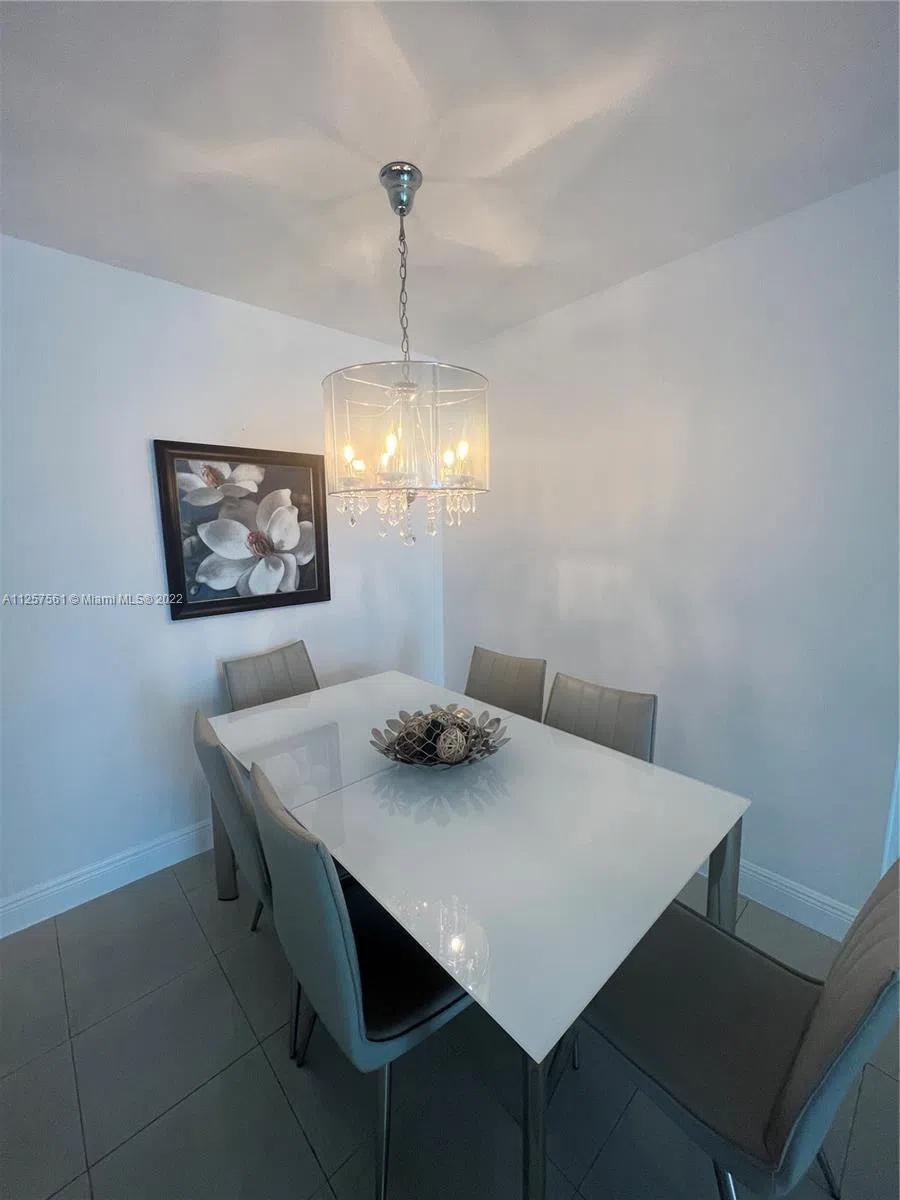5151 Collins Ave #725 Miami Beach, FL 33140